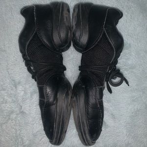 Split sole dance shoe / dance sneaker